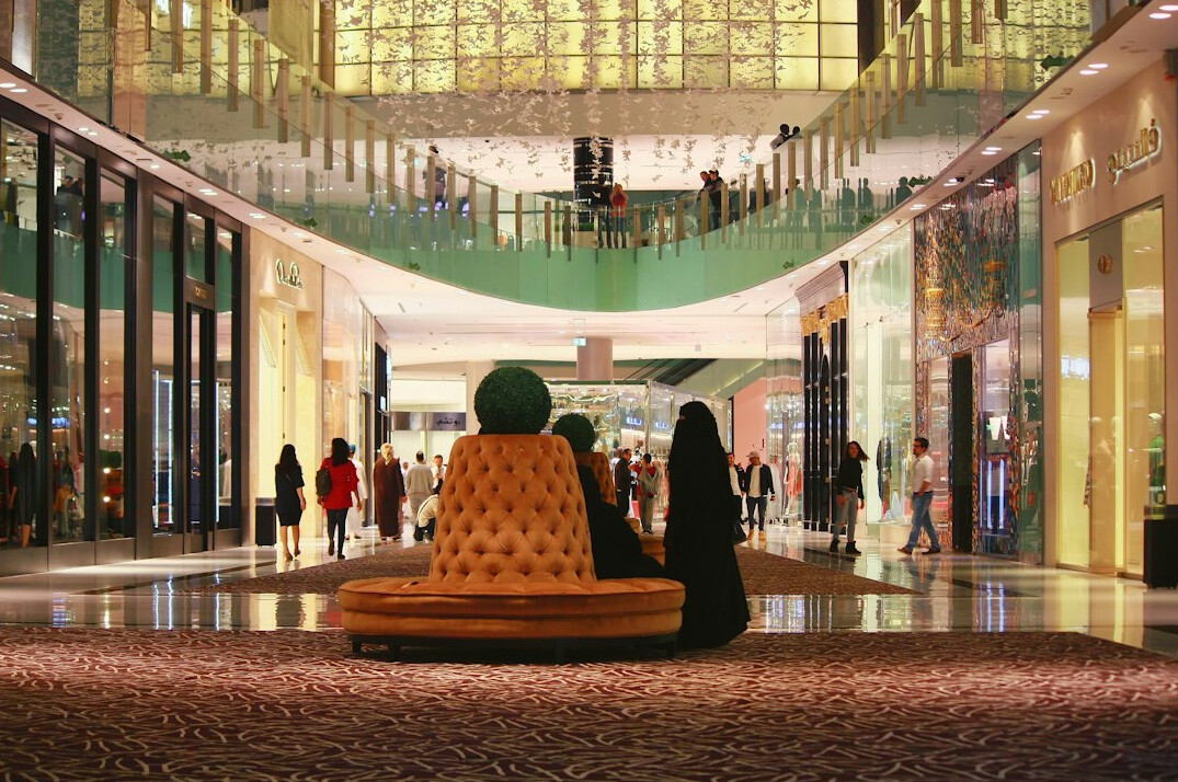child lost in mall at night